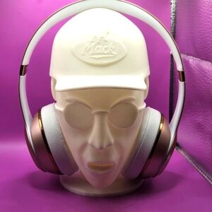 Dale gribble headphone stand